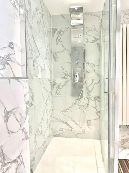 Stunning 1 Bedroom And Double Sofa Bed Near Train Station Southampton Dış mekan fotoğraf