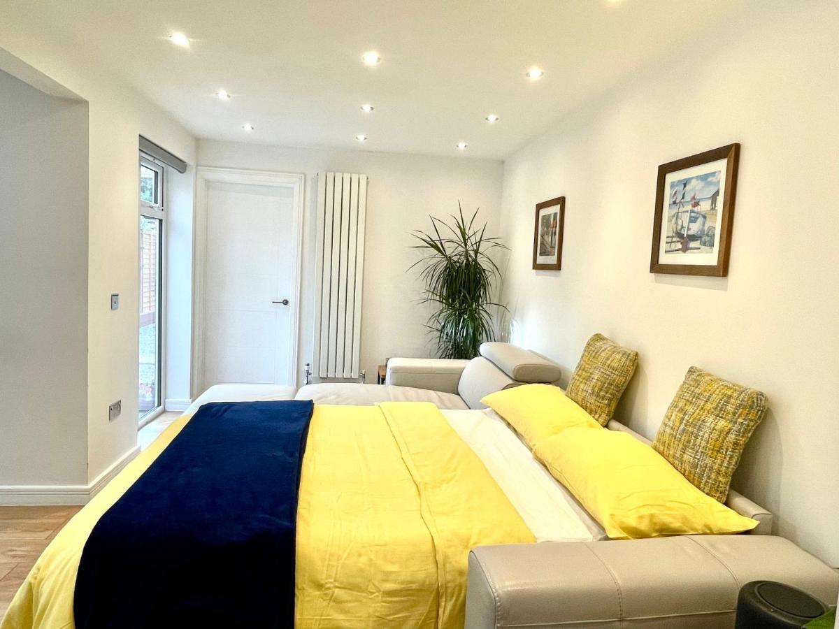 Stunning 1 Bedroom And Double Sofa Bed Near Train Station Southampton Dış mekan fotoğraf