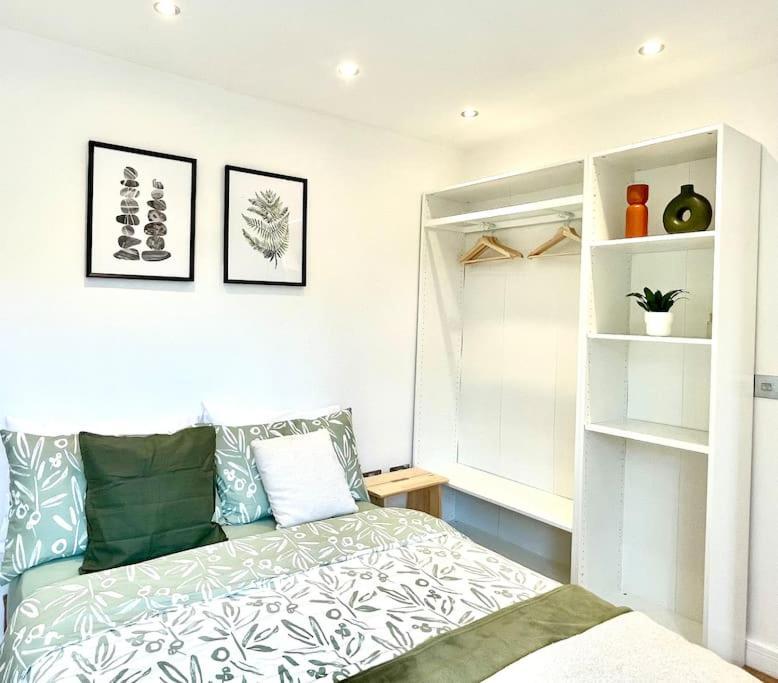 Stunning 1 Bedroom And Double Sofa Bed Near Train Station Southampton Dış mekan fotoğraf